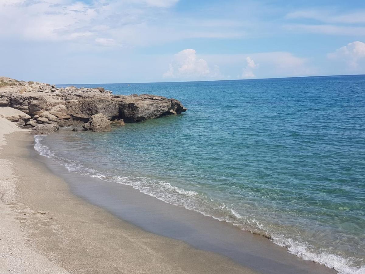 Le Clos Des Arbousiers Linguizzetta Екстериор снимка